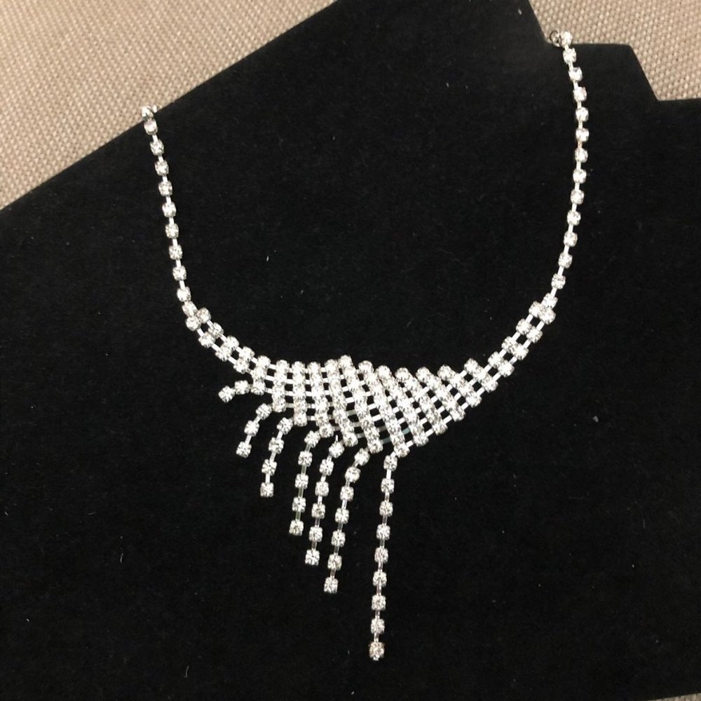 3/$15 ** Czech crystals party necklace
